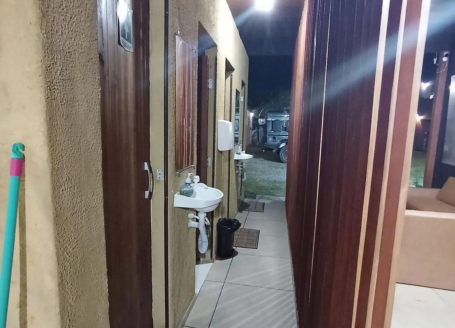 Cabana Com Ar Condicionado E Area De Cozinha E Banheiro Compartilhado A 10 Minutos Do Parque Beto Carrero Penha  Dom wakacyjny